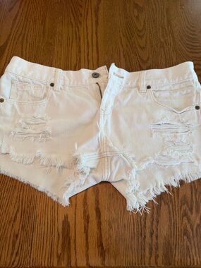 Abercrombie & Fitch White Denim Distressed Shorts 6